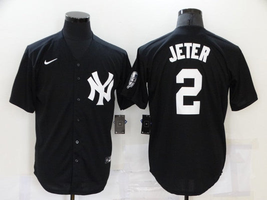 Men's New York Yankees Derek Jeter #2 Black Replica Baseball Jersey1